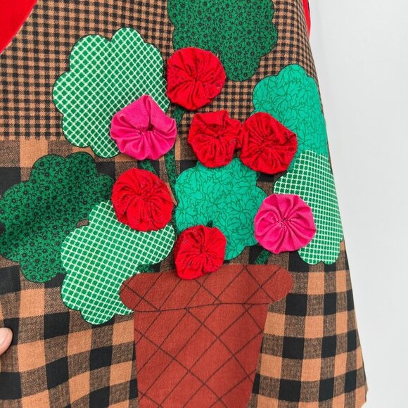 1990s Primitive Cat Vest w Vintage Fabric Yo-yos Patchwork Print Background Size - Picture 5 of 12